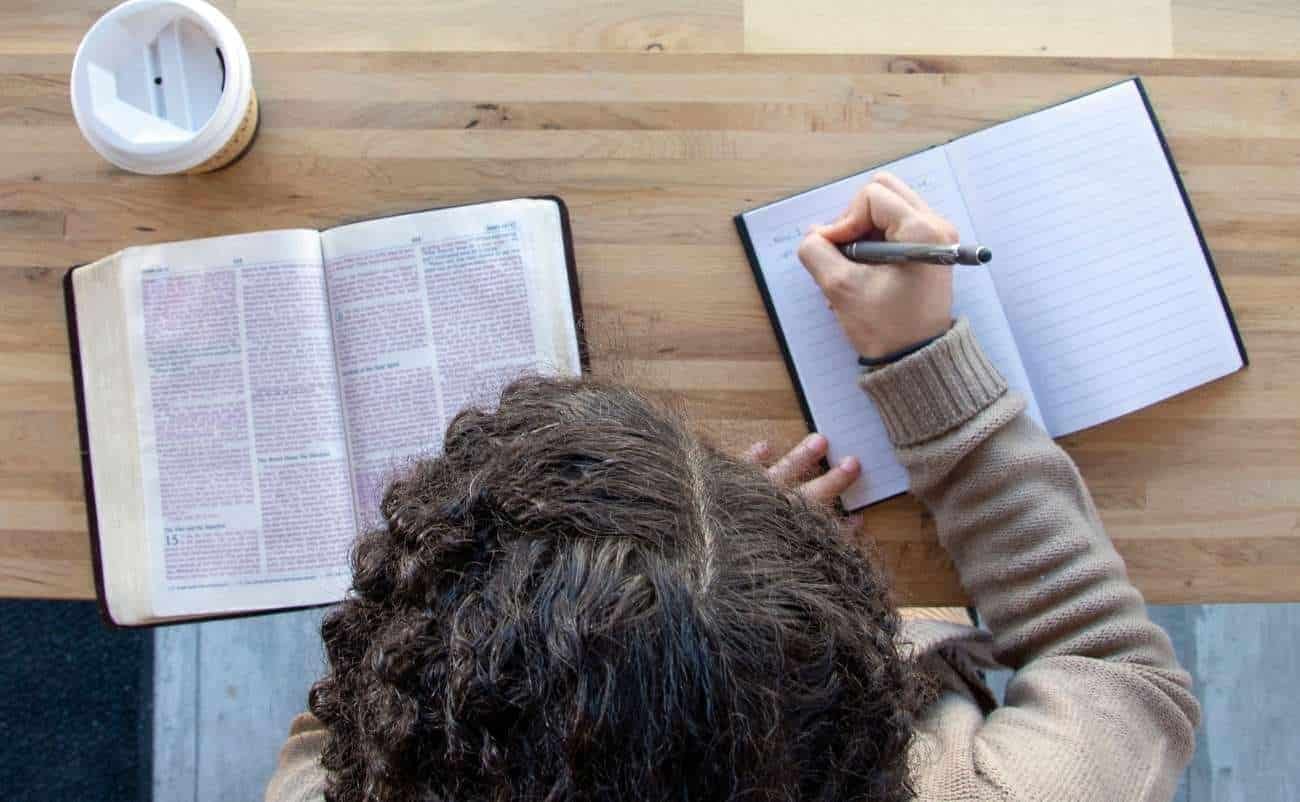 How to Start Reading the Bible Easily