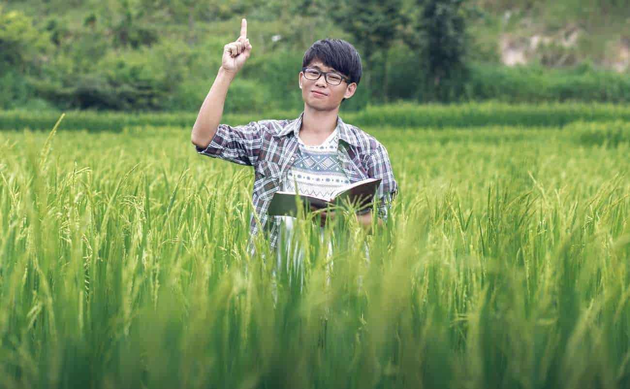 Walking by Faith Not by Sight Trusting God Every Day