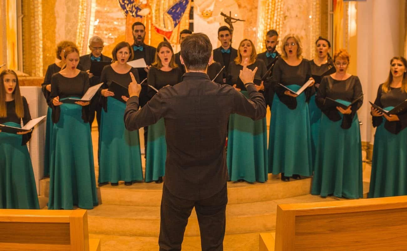 The Ultimate Guide to Learning Singing Online from expert singer and song writer